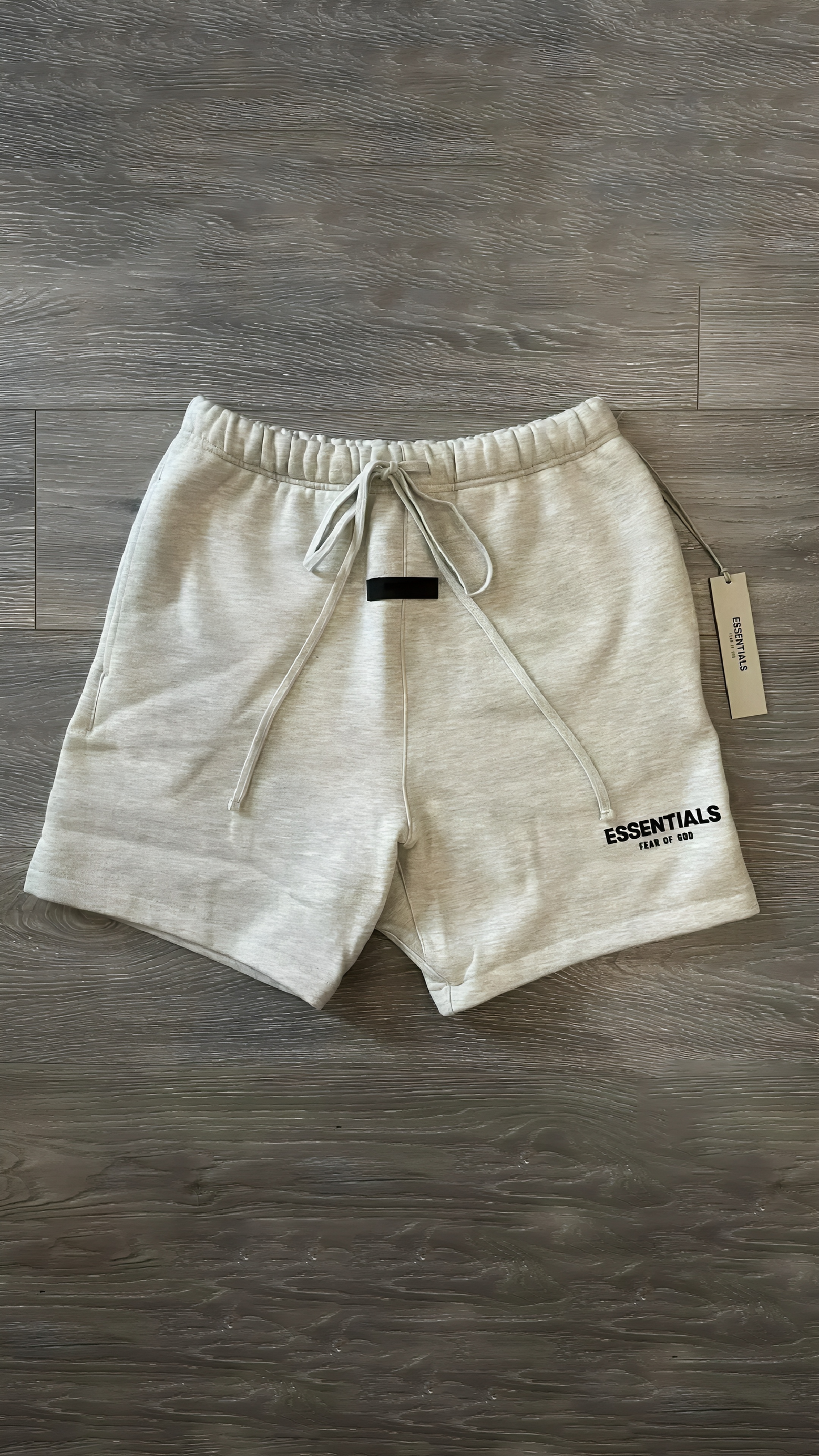 ESSENTIAL FEAR OF GOD GREY SHORT