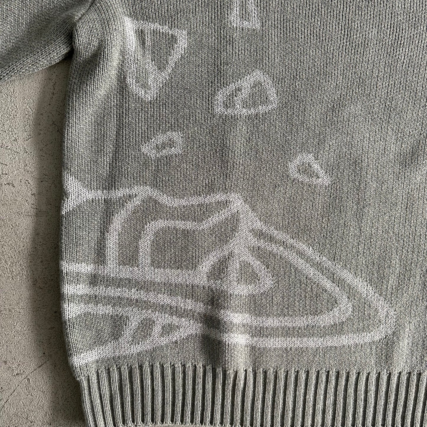 BROKEN PLANET KNIT SWEATER (2 COLORS)